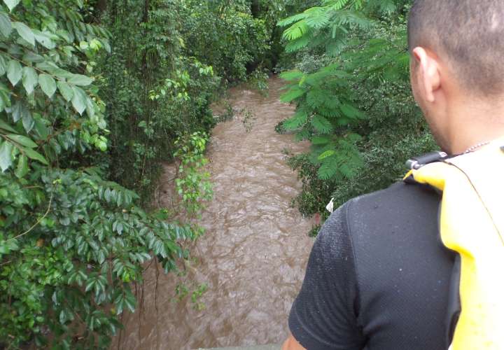 Cabeza de agua se llevó a dos hermanos en río Kuna Nega