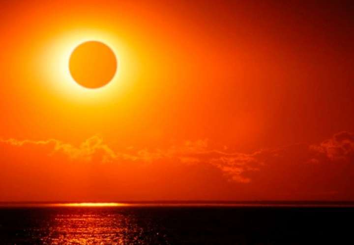  Esperan que el clima les deje ver parte del eclipse de sol
