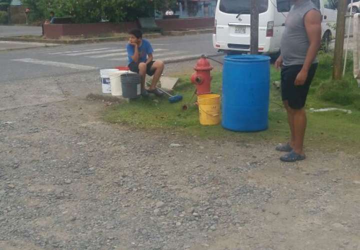 Planean medidas de fuerza por falta de agua en Guabito