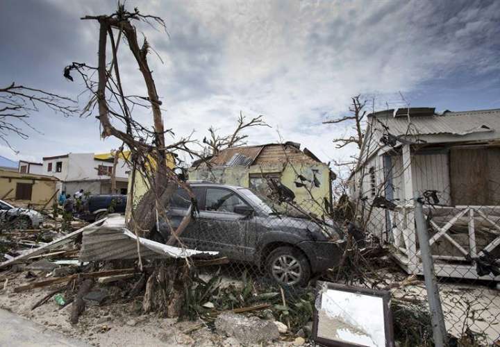 Vista de varios de los daños ocasionados por el huracán Irma en Philipsburg, en la isla de San Martín. EFE