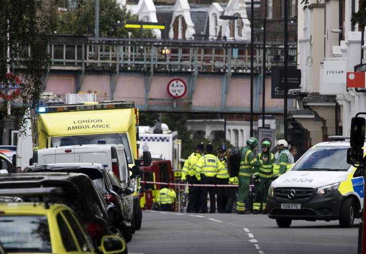 Artefacto causó explosión en metro de Londres