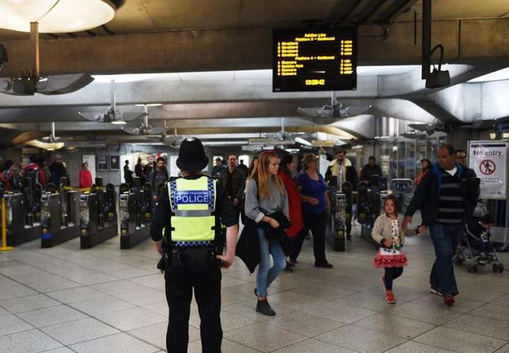 Un detenido por el ataque de Londres, pero permanece alerta