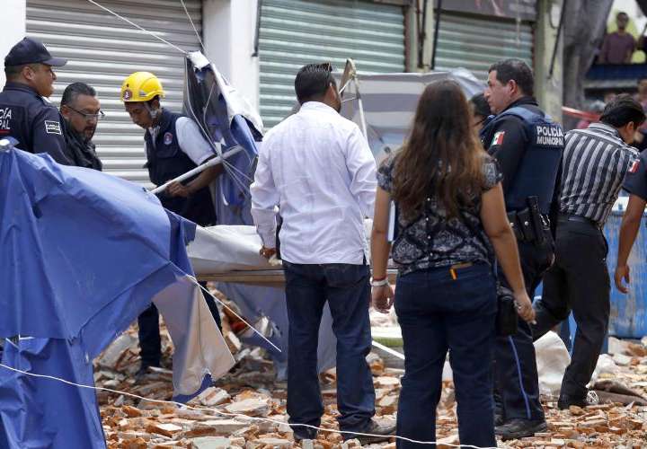 Desalojan a unas 15,000 personas en Puebla por el riesgo de derrumbes