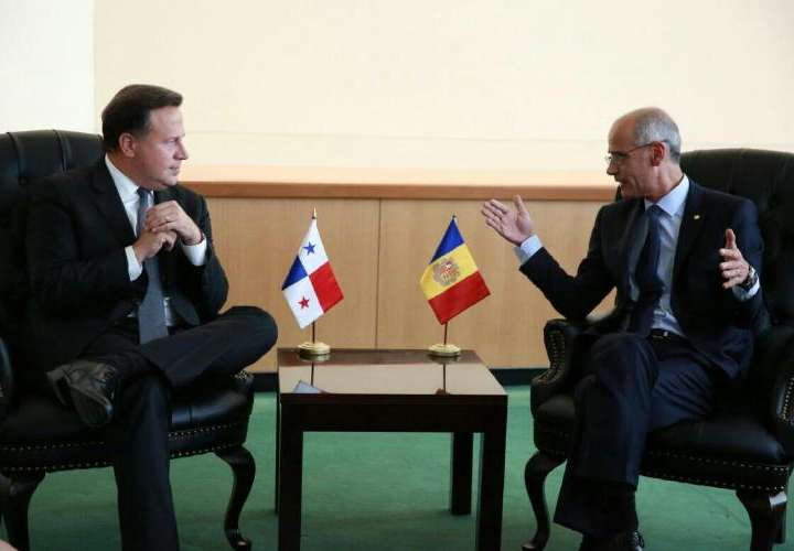 Polémica sobre reunión con presidente de Andorra
