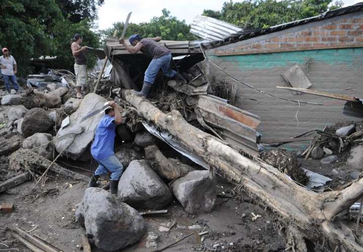 El portavoz de la Coordinadora Nacional para la Reducción de Desastres (Conred), David de León, cifró hoy en 7.580 las personas que durante las últimas 48 se vieron afectadas por las precipitaciones. EFE/Archivo