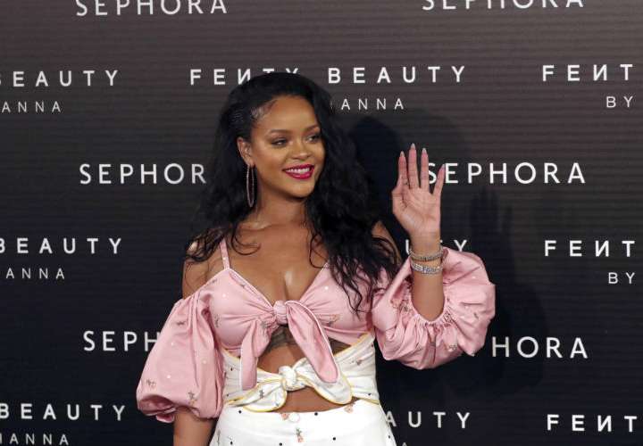 Rihanna presenta su línea de maquillaje en Madrid