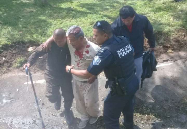7 heridos tras vuelco de bus en límite de El Chorrillo