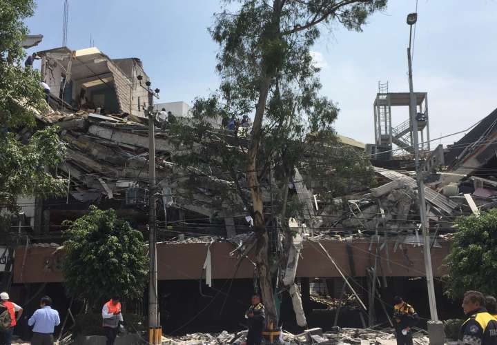 10 edificios se desploman en México por terremoto