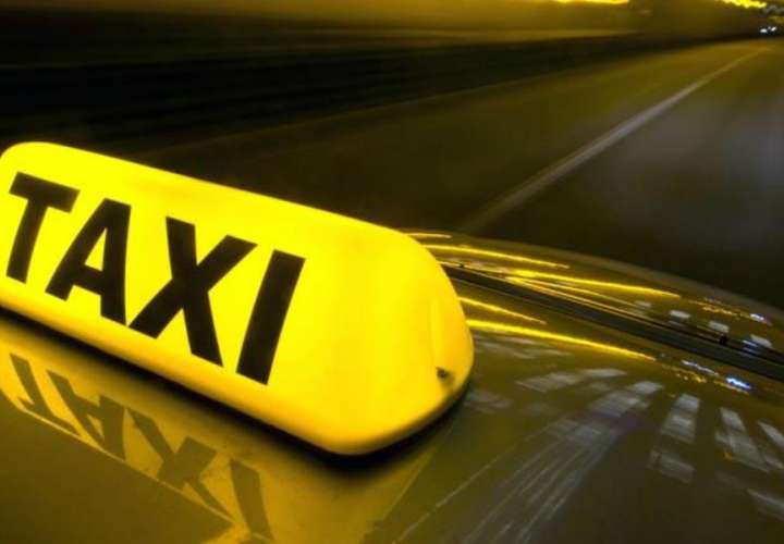 Diez años de cárcel para taxistas por violar a pasajera 