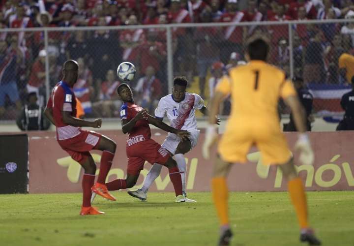 La selección de Panamá se vio favorecida por un gol fantasma /EFE