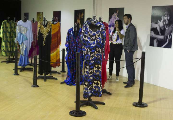 Vestidos de Celia Cruz se exhiben en República Dominicana