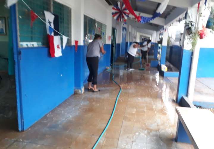 Lluvias afectaron centros educativos en Los Santos