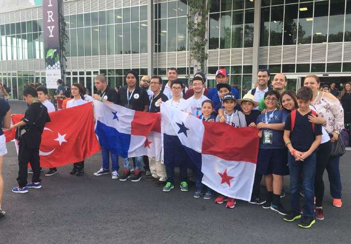 Panamá brilló en Olimpiada Mundial de Robótica