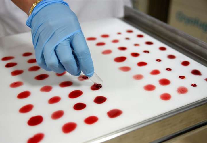 Investigadores nipones han desarrollado una prueba sanguínea para detectar cáncer e identificar el tipo de tumor con una precisión de casi el 90 %. EFE/Archivo