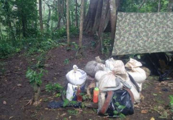 Enfrentamiento y decomiso de 105 paquetes de coca en Darién
