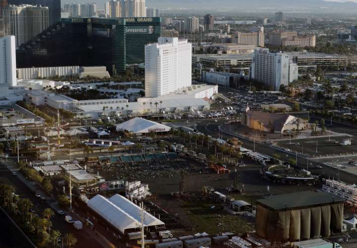 Vista general de la calle donde se ubica el resort y casino Mandalay Bay en Las Vegas mató a 58 personas e hirió a centenares más el 1 de octubre.