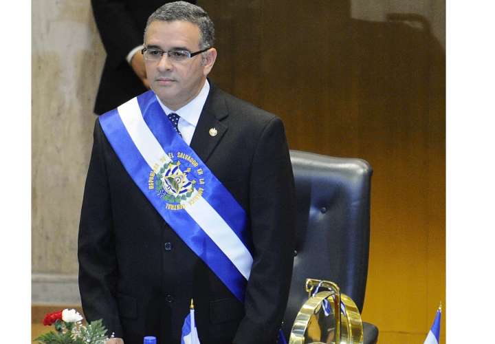 Expresidente salvadoreño condenado por enriquecimiento ilícito 
