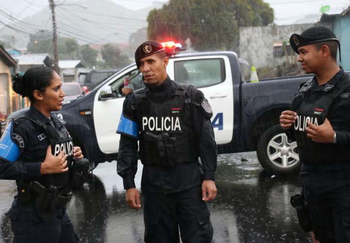 Suspenden vacaciones a policías para reforzar seguridad en Navidad