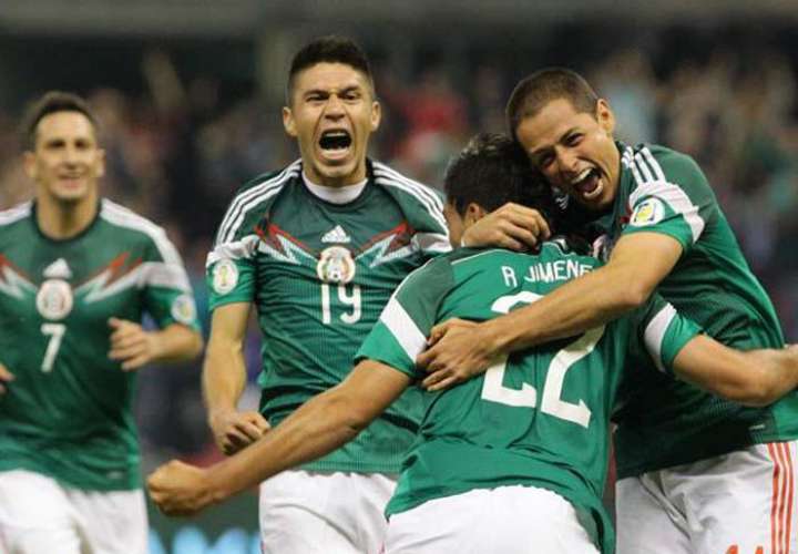 La selección de México quedó en un grupo muy complicado. Foto EFE