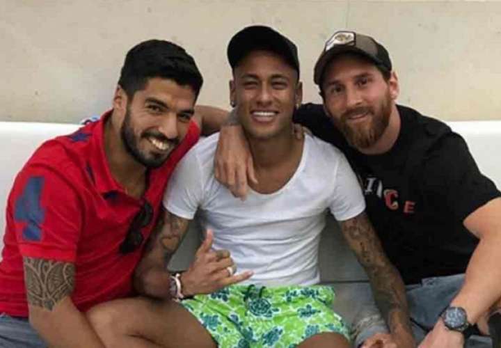 Neymar cuenta con el apoyo de Messi y Luis Suárez. Foto: Instagram