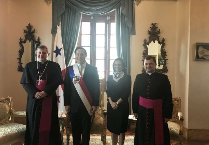 Varela recibe cartas credenciales de nuevo Nuncio Apostólico