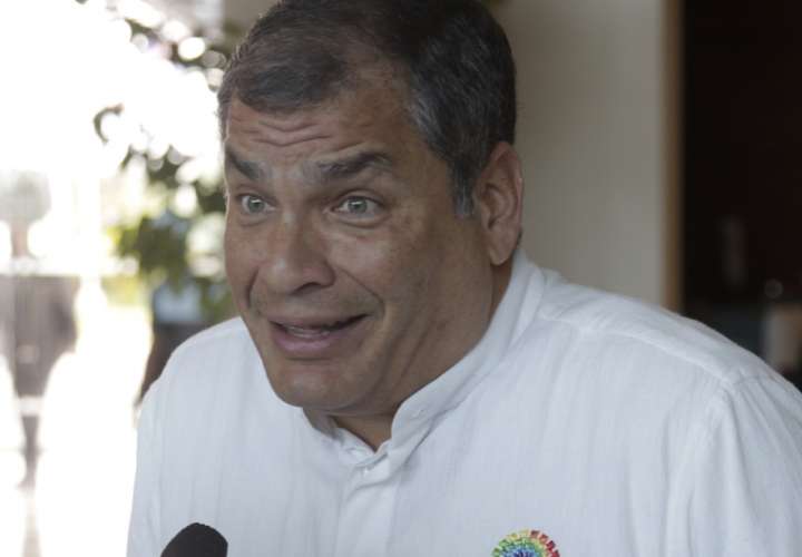 Rafael Correa se encuentra en Panamá.