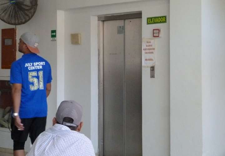 Discapacitados no cuentan con ascensor en hospital