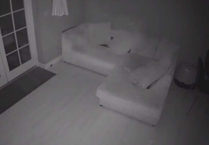 Captura del video filamado de una residencia, supuestamente embrujada.