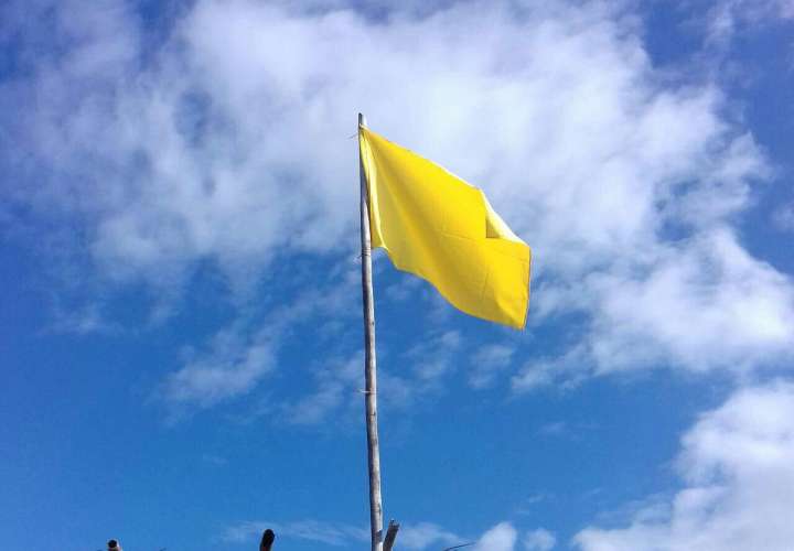 Sinaproc coloca "bandera amarilla" en playa Barqueta