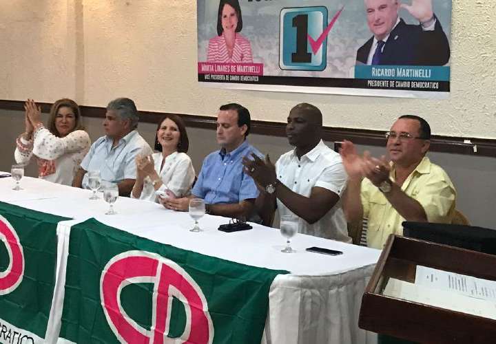 El evento congregó a numerosos convencionales leales a Martinelli.