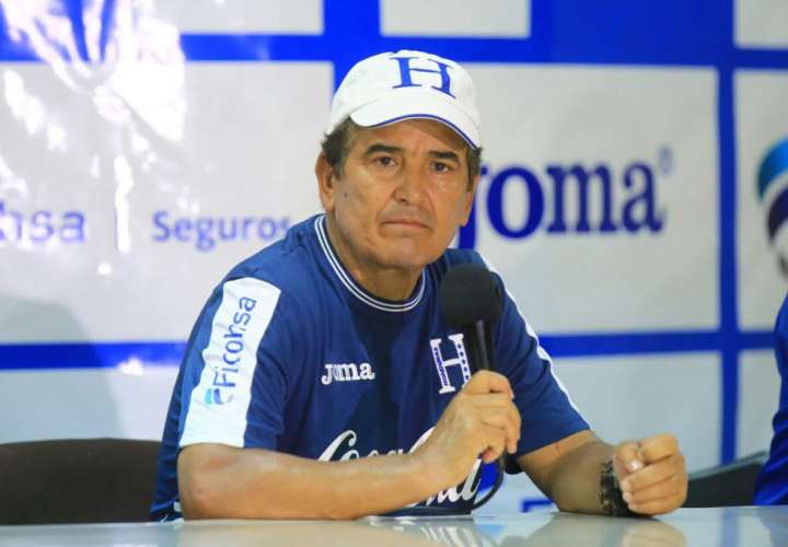Jorge Luis Pinto fue el director de Honduras en las eliminatorias del Mundial Rusia 2018. Foto Cortesía