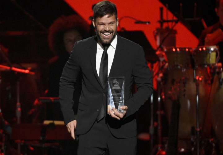 Ricky Martin demostró sus dotes de bailarín al ritmo de la bomba