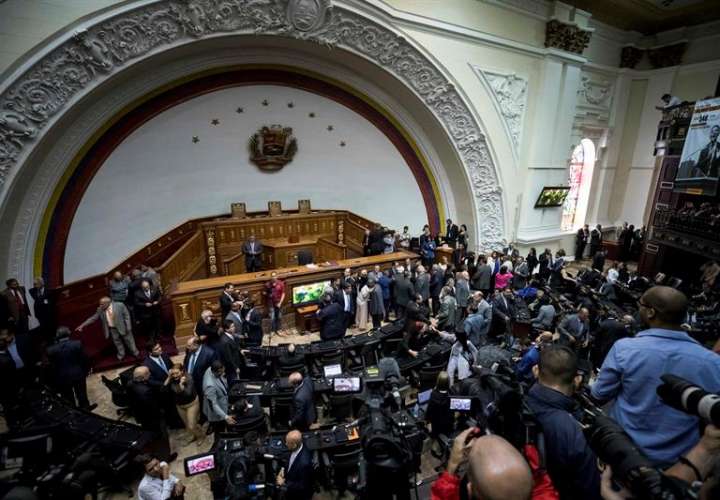 Vista general del hemiciclo de sesiones de la Asamblea Nacional hoy, viernes 5 de enero del 2018, en Caracas (Venezuela). EFE