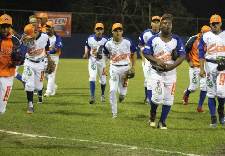 Jugadores de los Potros de Panamá Este./ Foto Fedebeis