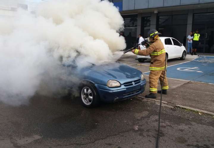 Dos autos incendiados en  Chiriquí y Veraguas