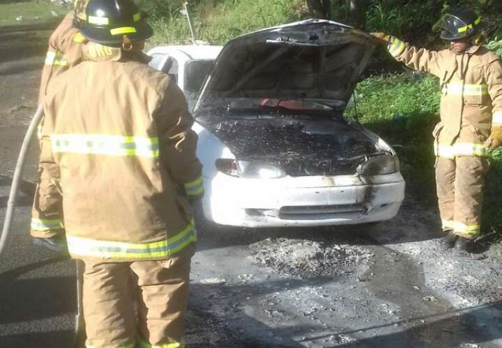 Dos autos incendiados en  Chiriquí y Veraguas