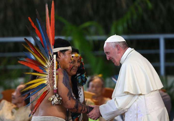 Papa denuncia daño a la Amazonia