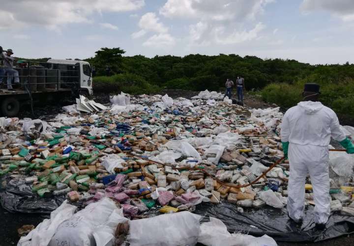 Incineran 8.4 toneladas en droga en La Chorrera
