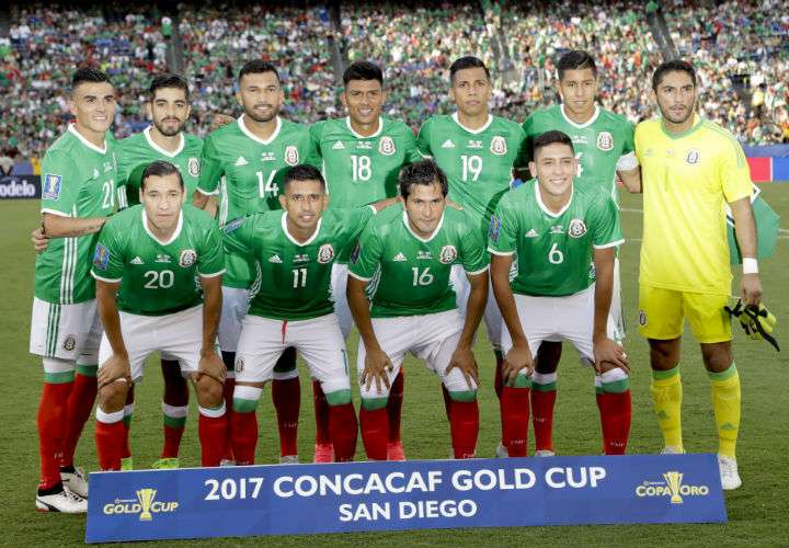 México es la selección de la Concacaf mejor clasificada en el &quot;ranking&quot; de la Fifa. Foto AP