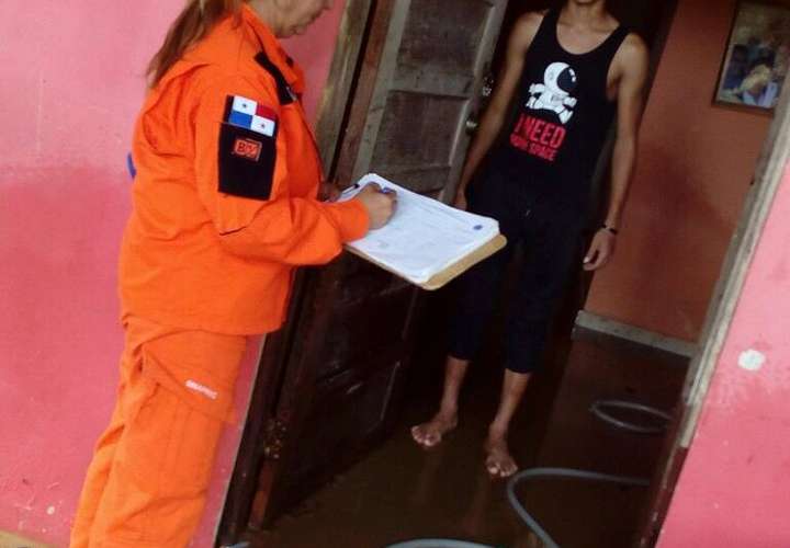 Chepanos tratan de reponerse tras inundaciones