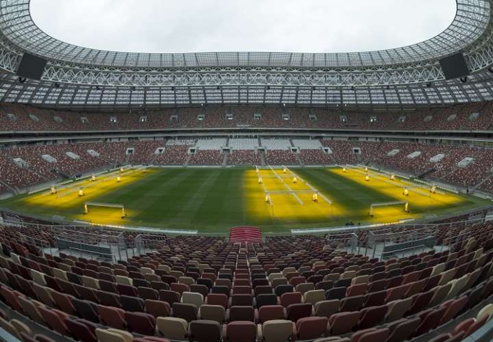 Estadio Luzhnikí, donde se jugará el partido inaugural el 14 de junio y la final el 15 de julio. / Foto AP