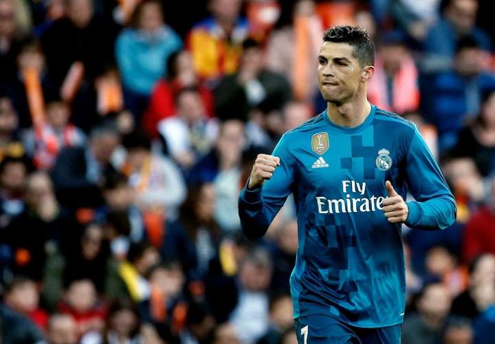 Cristiano Ronaldo celebra su anotación ante el Valencia. Foto: EFE