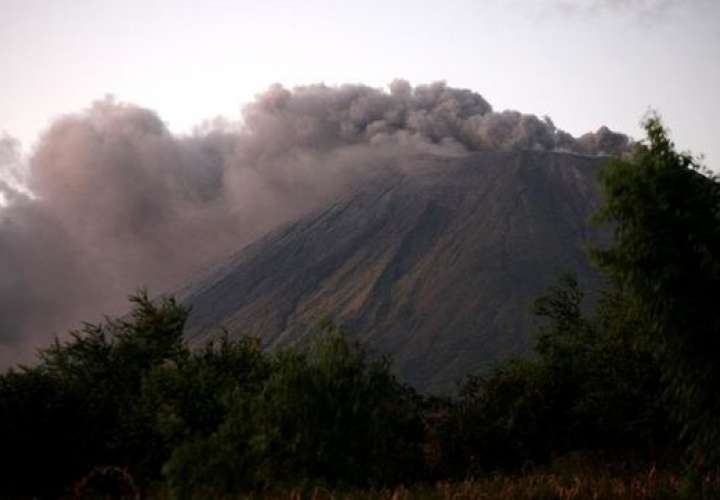 Aumenta tremor en volcán más alto de Nicaragua y avisan de posible explosión