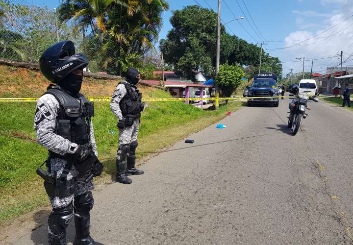 Se investiga si lo que tenían los paquetes es droga conocida como cocaína. Foto: Delfia Cortez