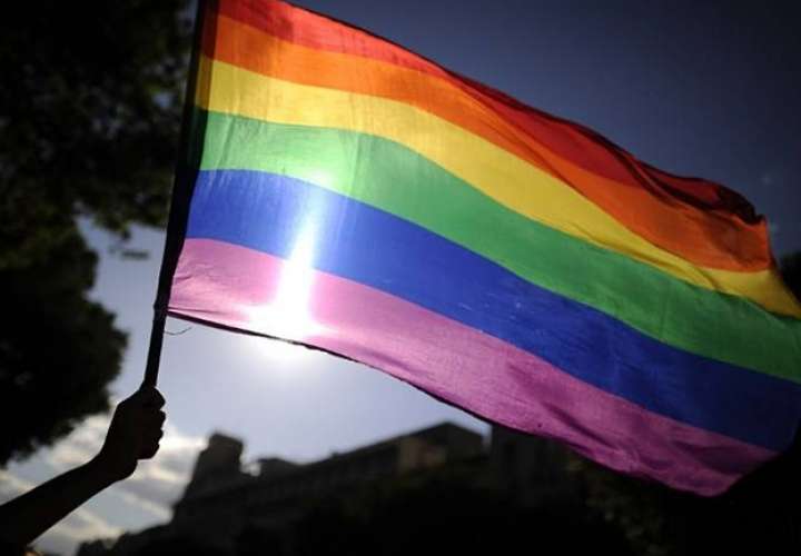 Iglesia católica reitera rechazo a reconocer matrimonio homosexual