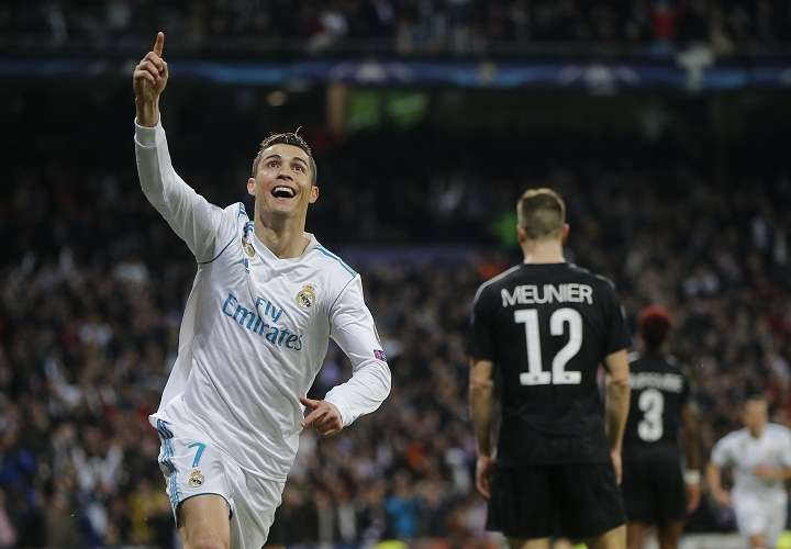 Cristiano Ronaldo celebra su anotación ante el PSG. Foto: AP