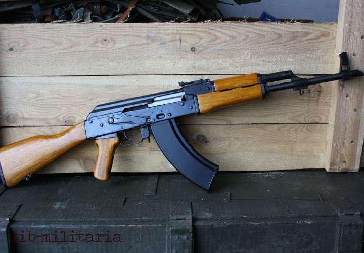 Sorprendidos con Ak-47 de Pelex 