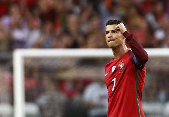 Ronaldo, capitán de la selección lusitana./ EFE