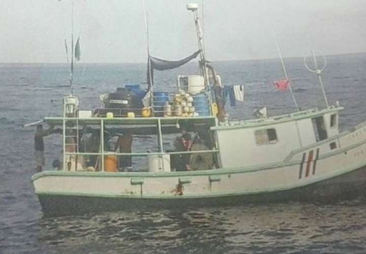 Rescatan pesquero costarricense con apoyo de Colombia, EEUU y Panamá