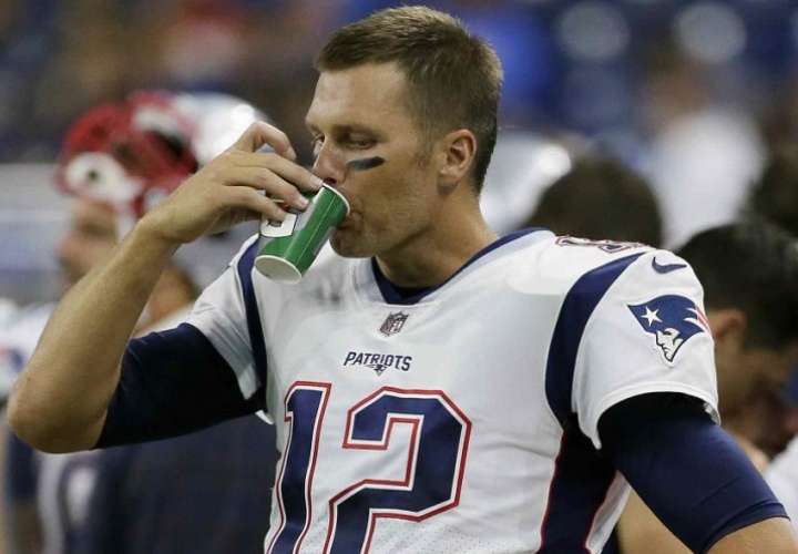 El quarterback  reconoció que fue un &quot;muy buen bebedor&quot; en otra época. Foto: AP